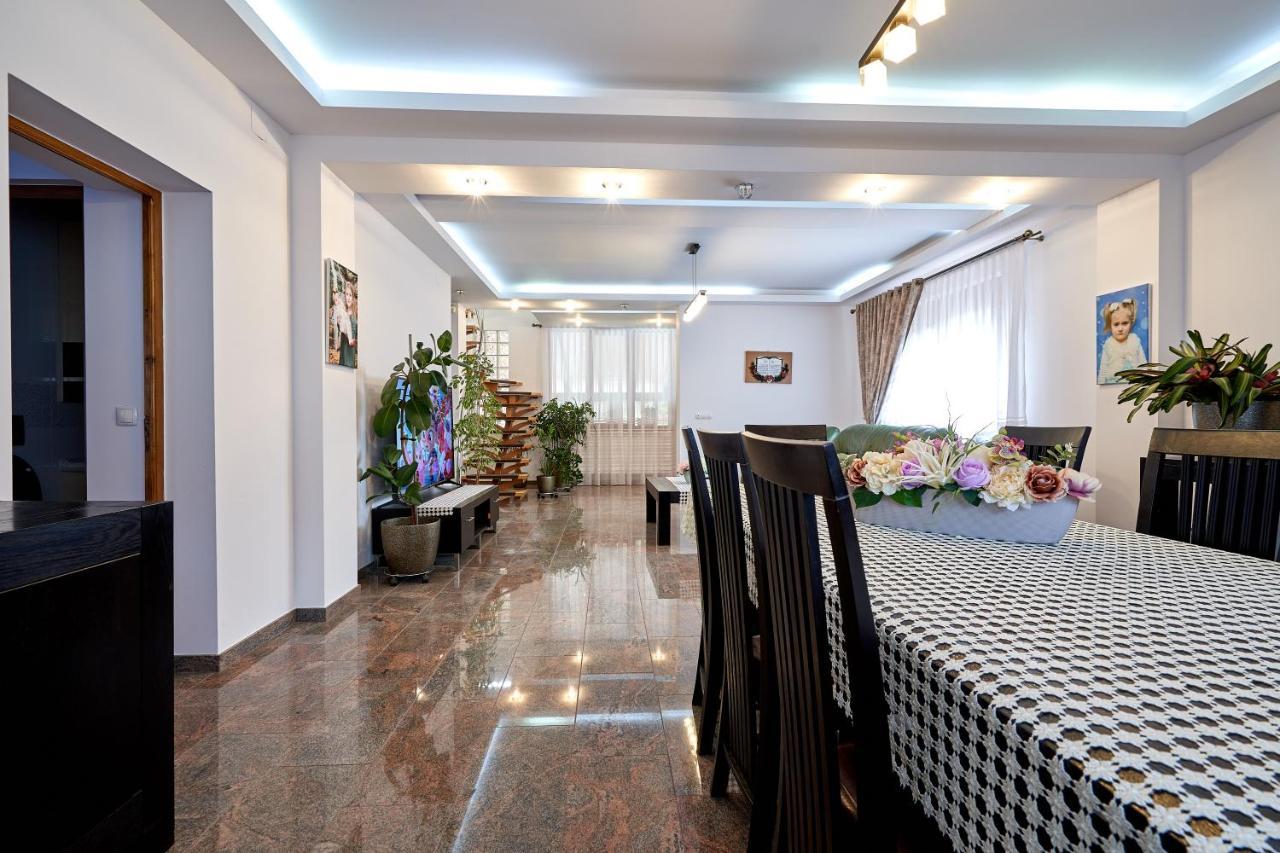 Hotel Casa Cu Flori Moisei Exteriér fotografie