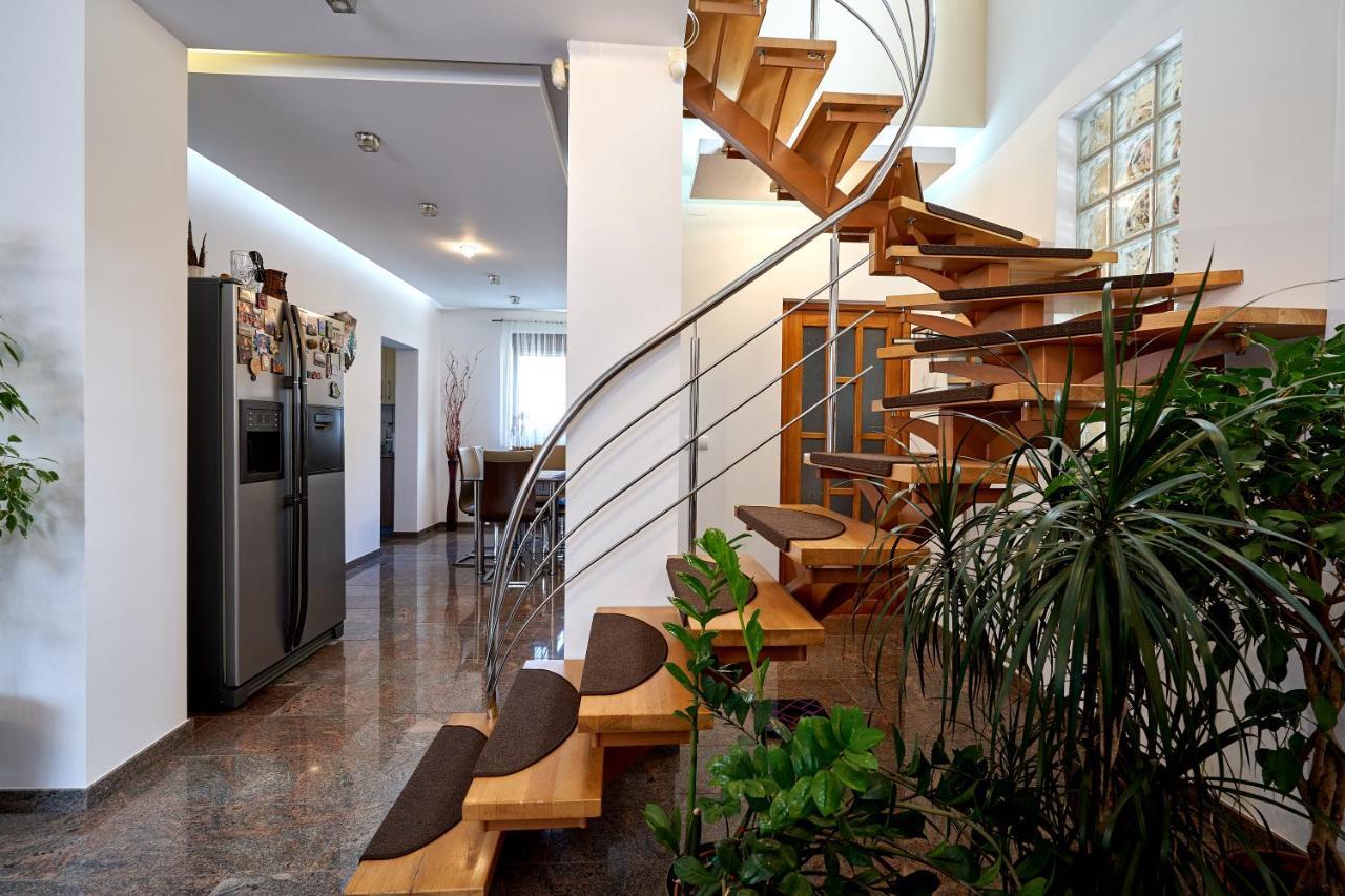 Hotel Casa Cu Flori Moisei Exteriér fotografie