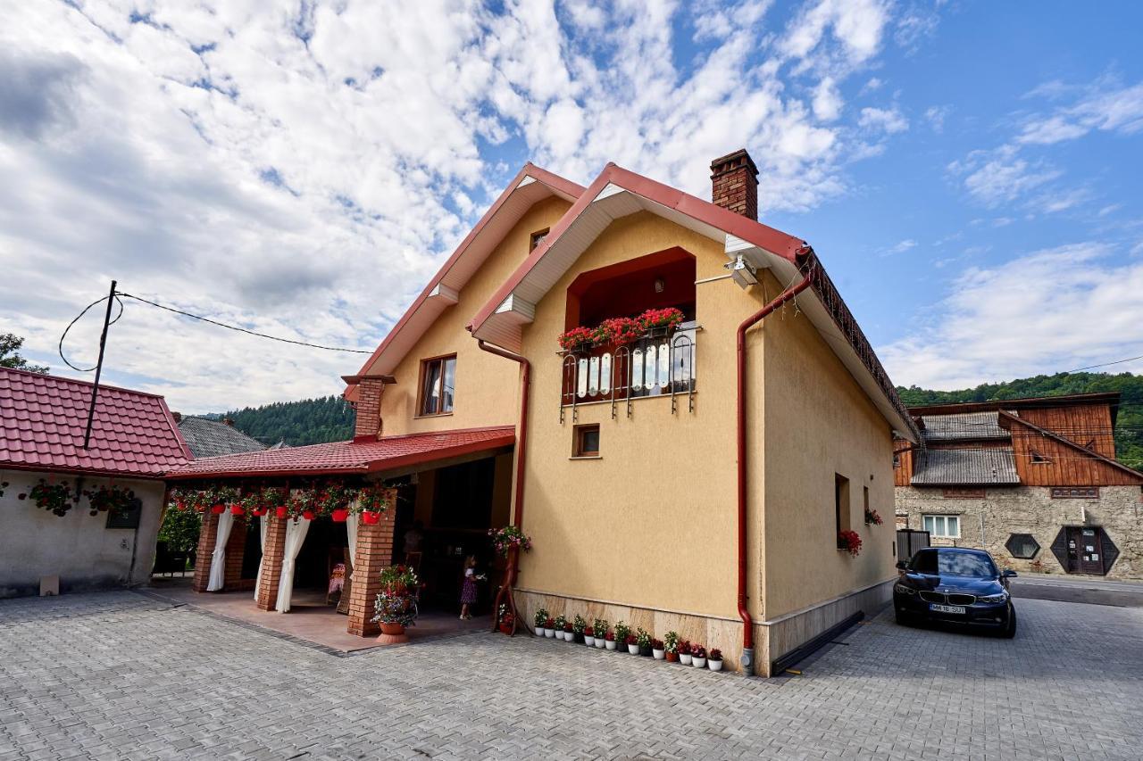 Hotel Casa Cu Flori Moisei Exteriér fotografie