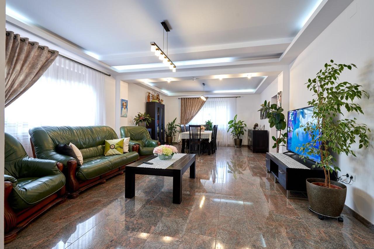Hotel Casa Cu Flori Moisei Exteriér fotografie